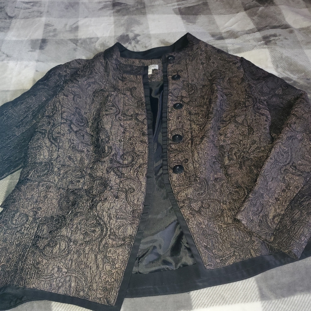 Autumn colored blazer with gorgeous detailing